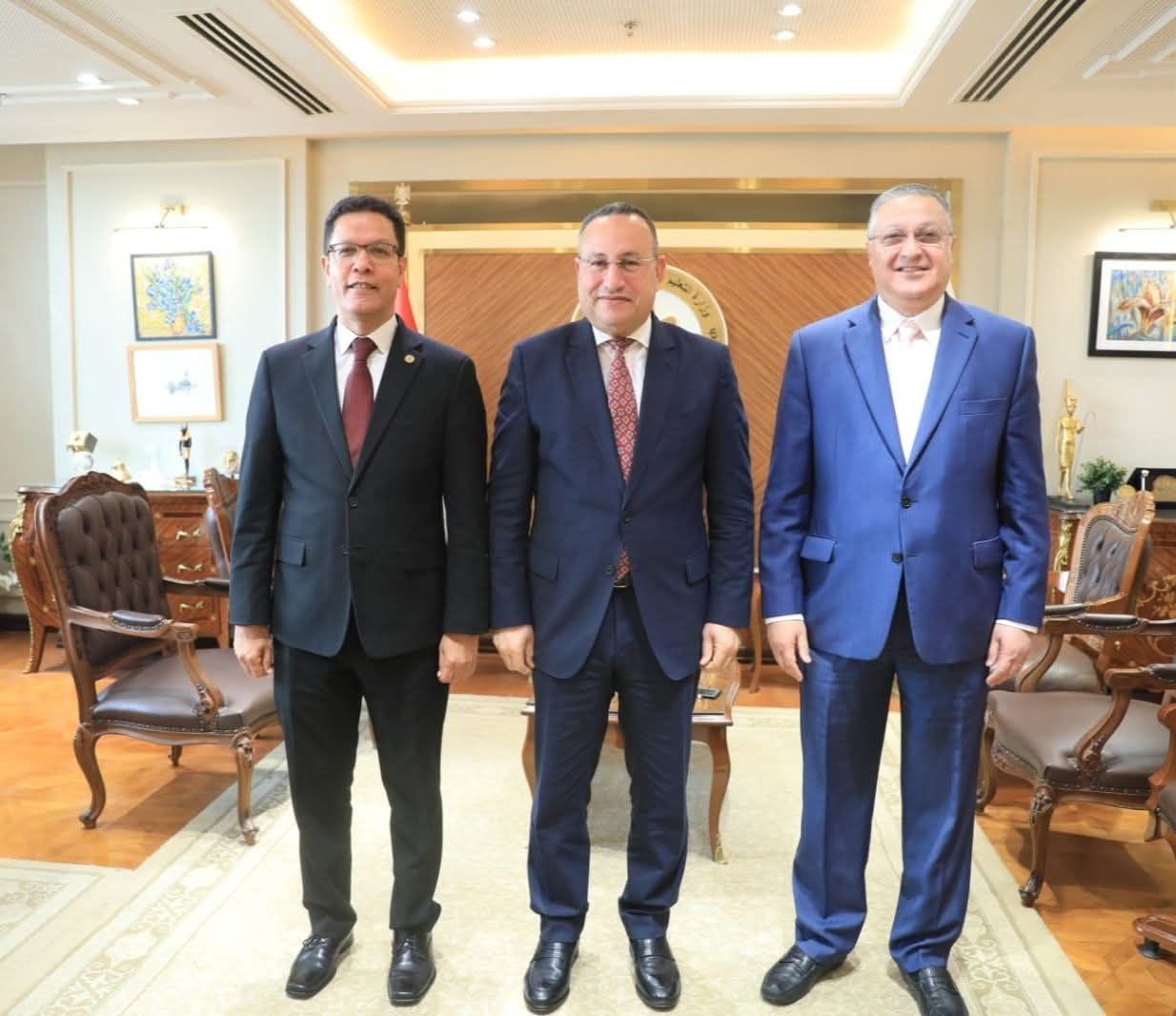 رئيسا مجلس أمناء جامعة بنها الأهلية و جامعة بنها الحكومية يهنئان وزير التعليم العالي والبحث العلمى